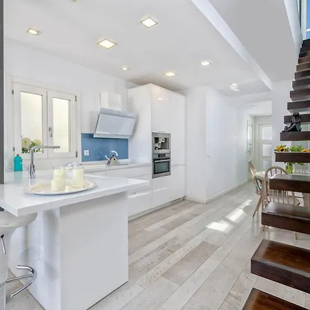 Noemi Centro Penthouse In By Solaga Homes Apartment *