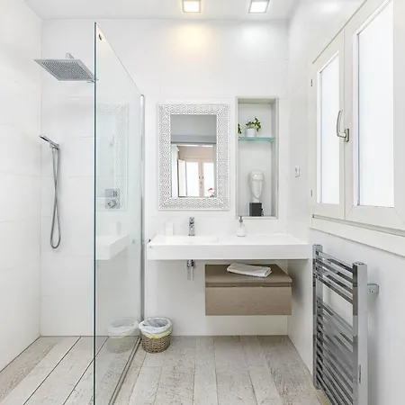 Noemi Centro Penthouse In By Solaga Homes *